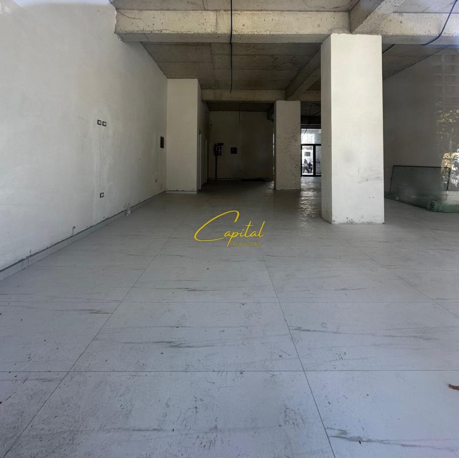 Dyqan me qera 150 m2 ish parku 2.200 euro