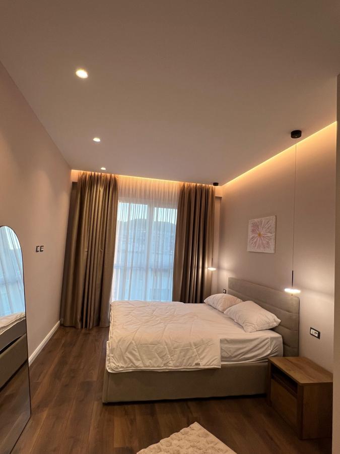 Apartament me Qira 2+1+2