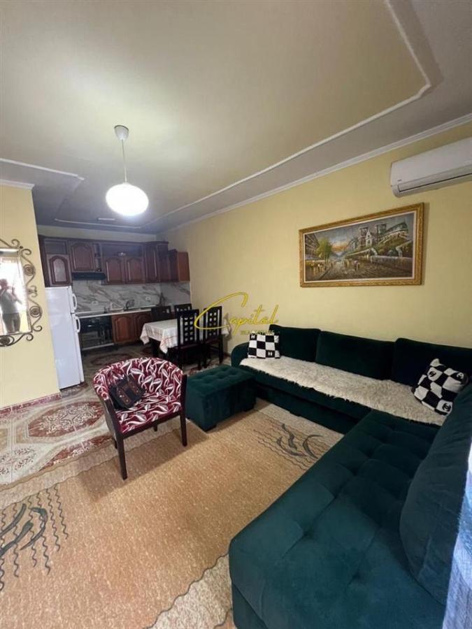 Shitet apartament 2+1 rruga kongresi i manastirit 170.000 euro
