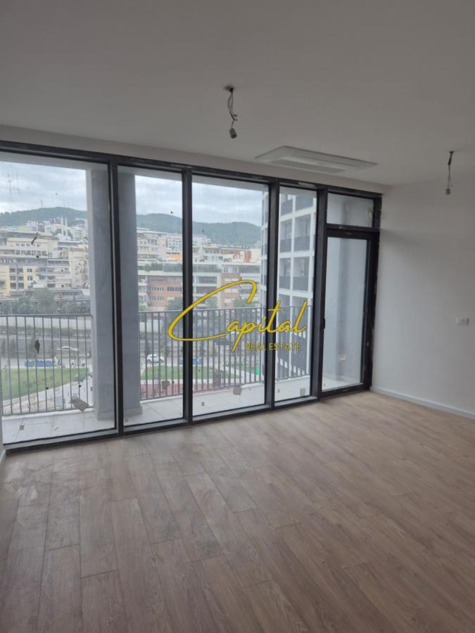 ZYRE ME QERA 105 M2 KOMPLEKSI "LAKE VIEW" 1.700 EURO
