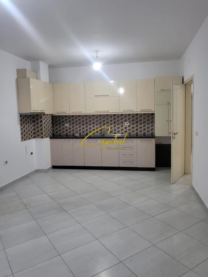 Apartament me qera 2+1 don bosko 700 euro