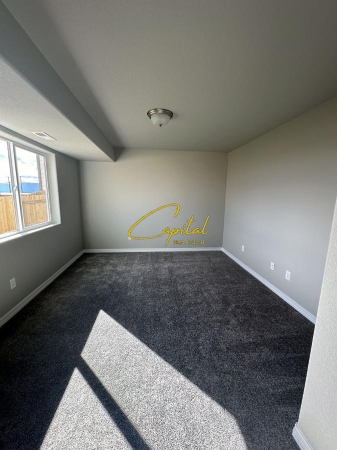 Ambient biznesi meqera 130 m2 ish blloku 100.000 leke
