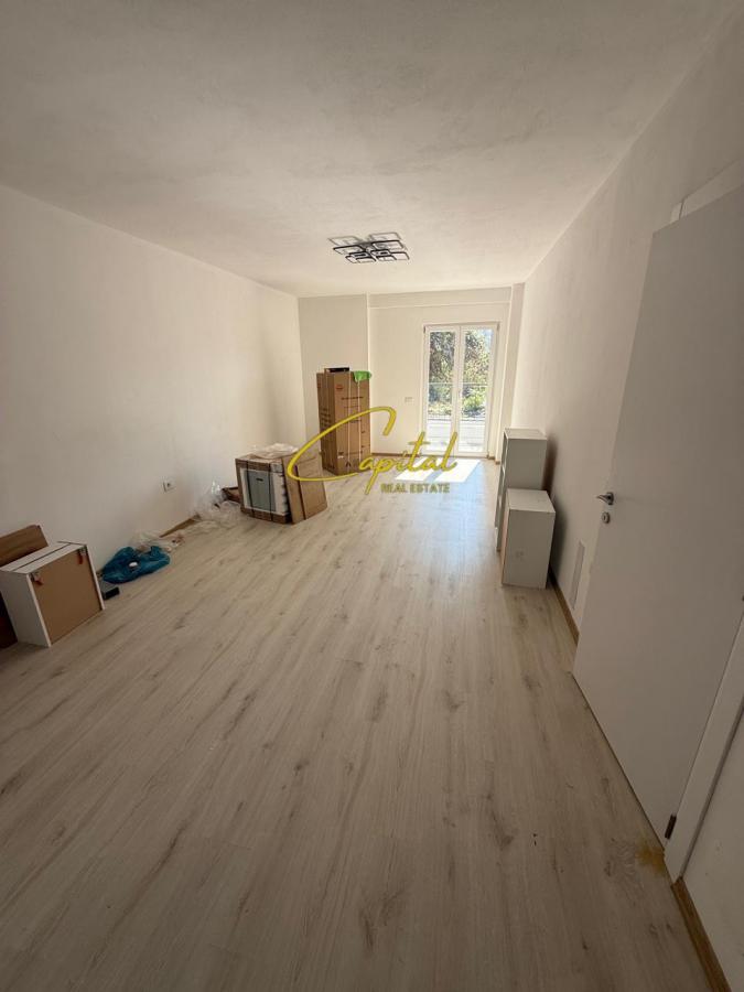 Apartament me qera 2+1 kombinat 40.000 leke