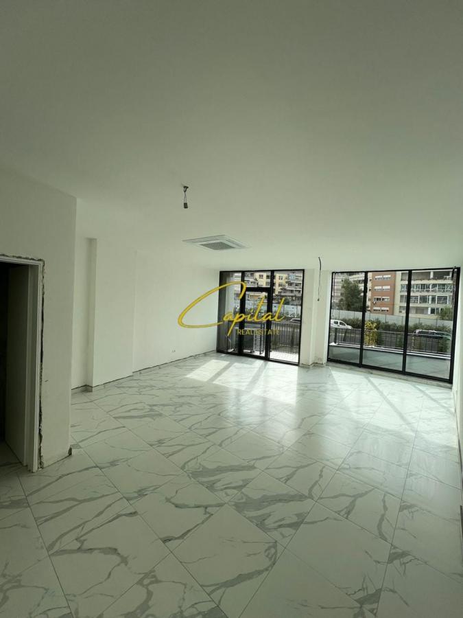 ZYRE ME QERA 65 M2 KOMPLEKSI "LAKE VIEW" 1000 EURO