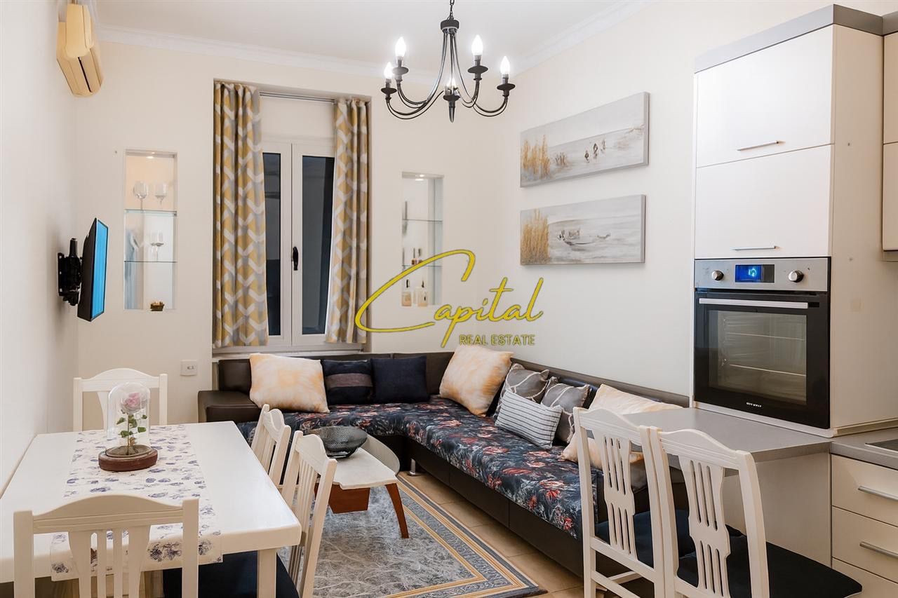 Apartament me qera 2+1 qender 600 euro