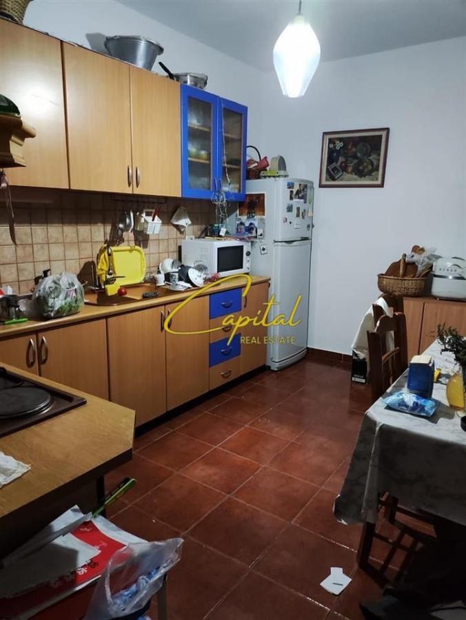 Apartament me qera 1+1 komuna e parisit 600 euro