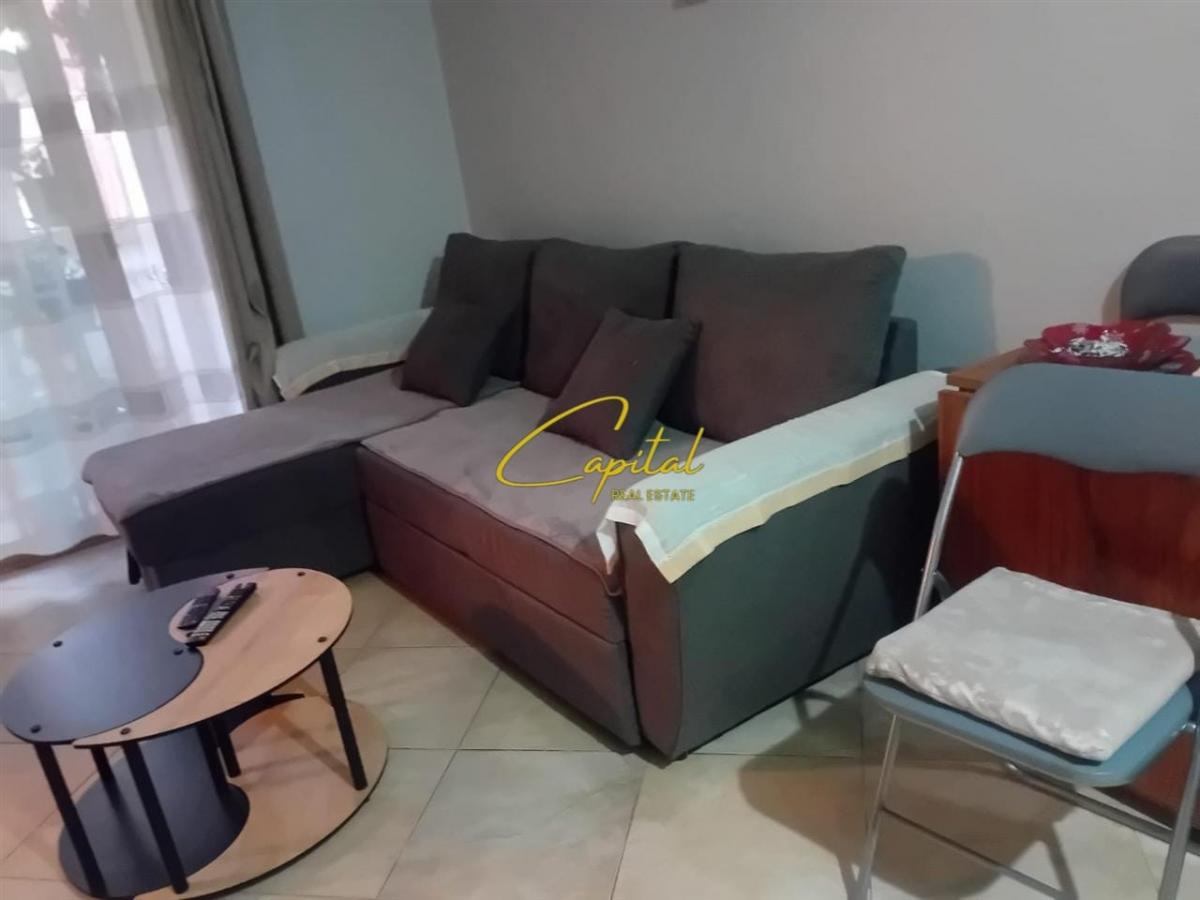 Apartament me qera 1+1 yzberisht 400 euro