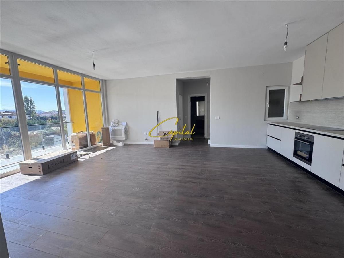 Zyre me qera 120 m2 bulevardi i ri 650 euro