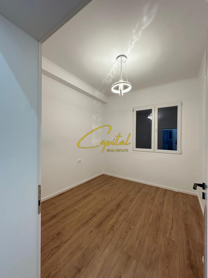 Shitet apartament 2+1 rruga e durresit 168.000 euro