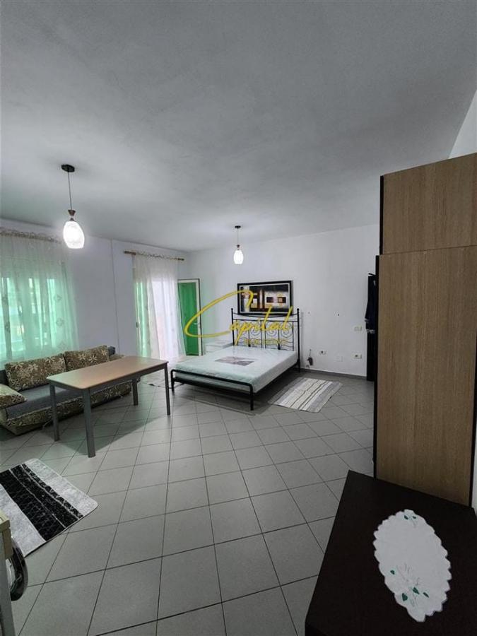 Garsoniere me qera 40 m2 rruga e durresit 35.000 leke