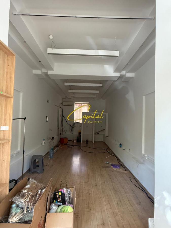 Dyqan me qera 50 m2 rruga e kavajes 1.300 euro