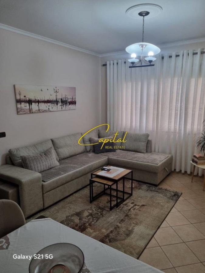 Apartament me qera 1+1 ish tregu elektrik 60.000 leke