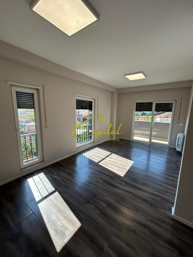 Apartament me qera 2+1 ish stacioni trenit 210.000 euro