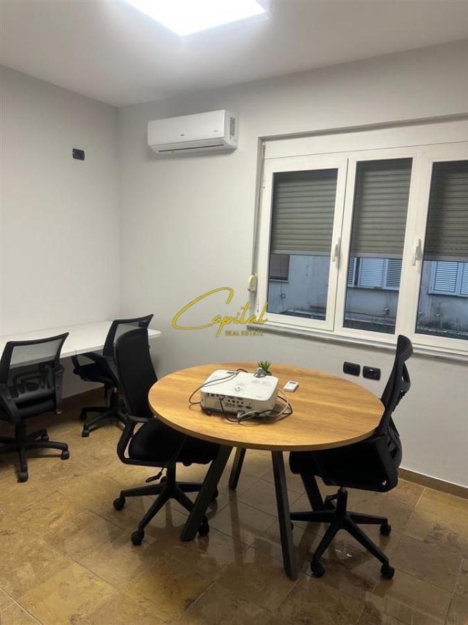 Zyre me qera 65 m2 ish blloku 1.500 euro