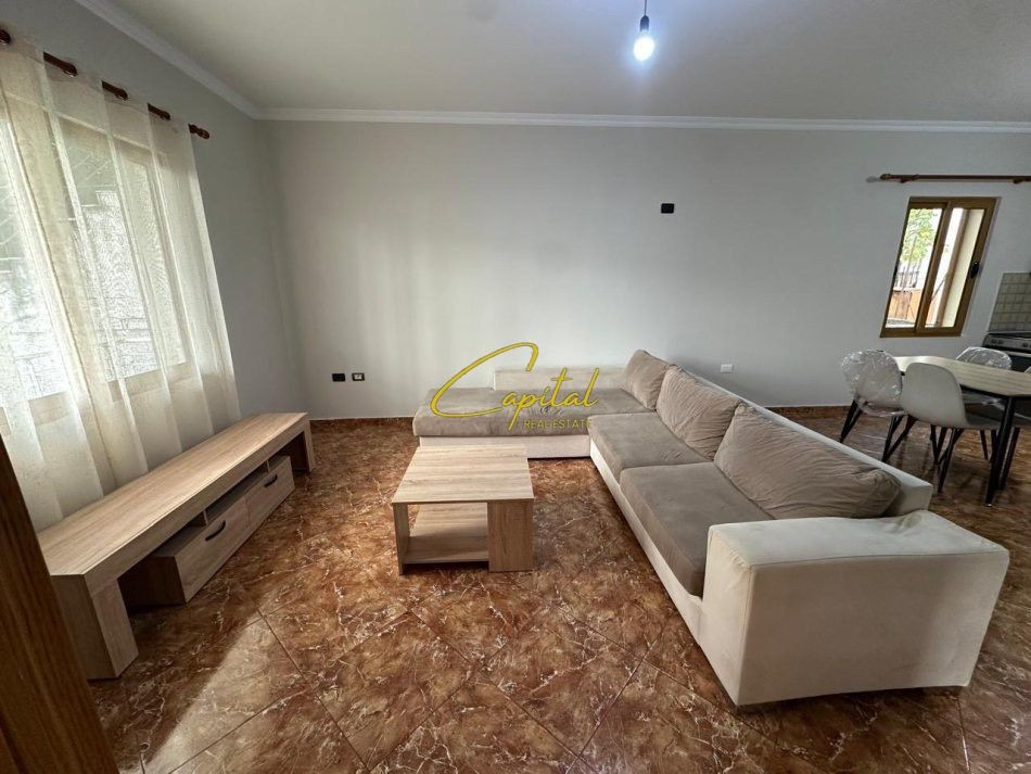 Apartament me qera 2+1 astir 550 euro
