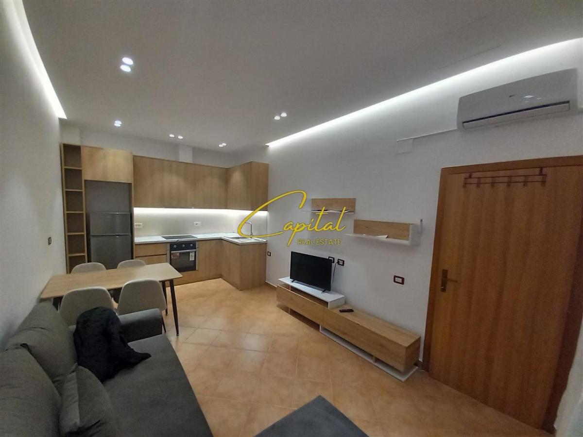 Apartament me qera 2+1 fresku 40.000 leke
