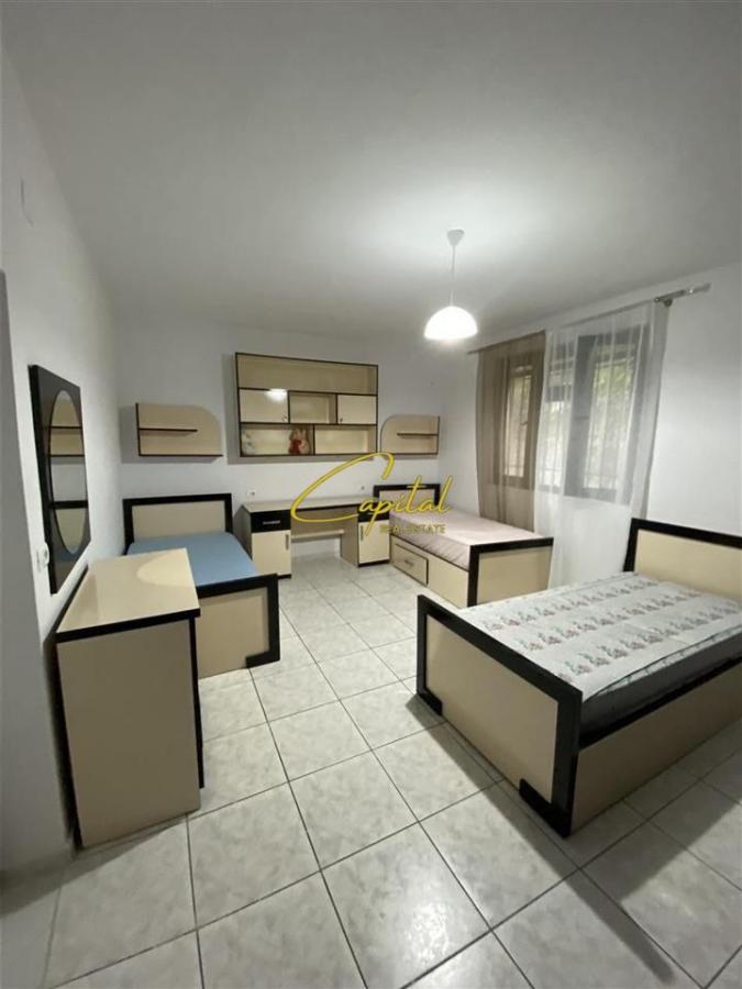 Vile me qera 130 m2 kombinat 40.000 leke