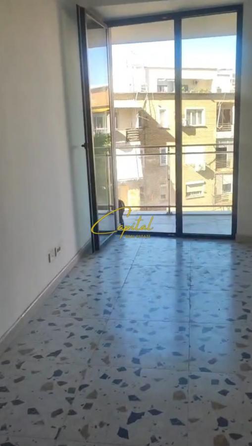 Zyre me qera 62 m2 rruga mine peza 62.000 leke