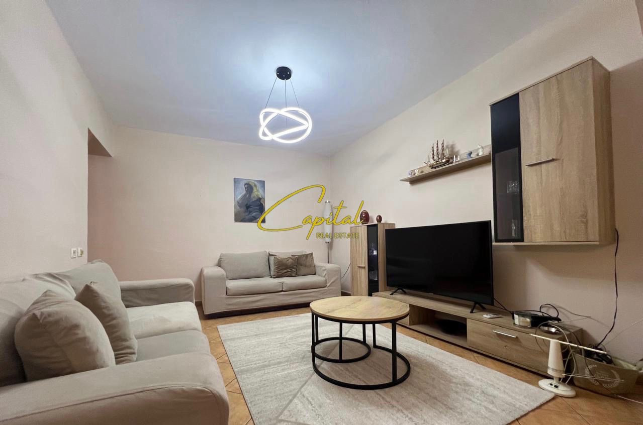 Apartament me qera 2+1 myslym shyri 700 euro