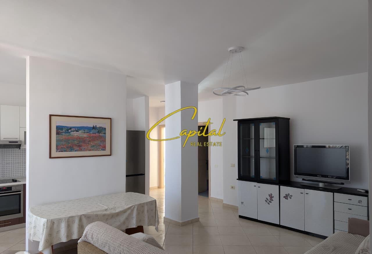 Apartament me qera 2+1 rruga kongresi i manastirit 55.000 leke