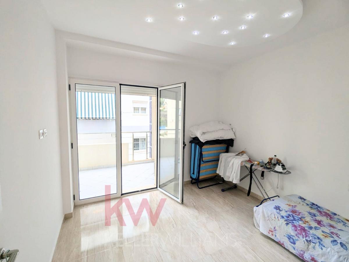 Shitet Apartament 2+1 Ne zemer te Lungomares Vlore