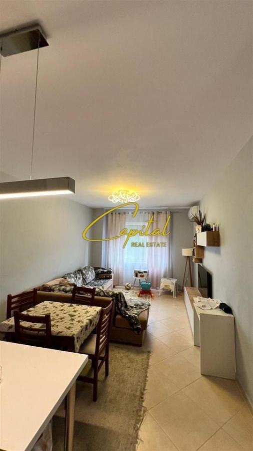 Shitet apartament 1+1 fresku 10.200.000 leke