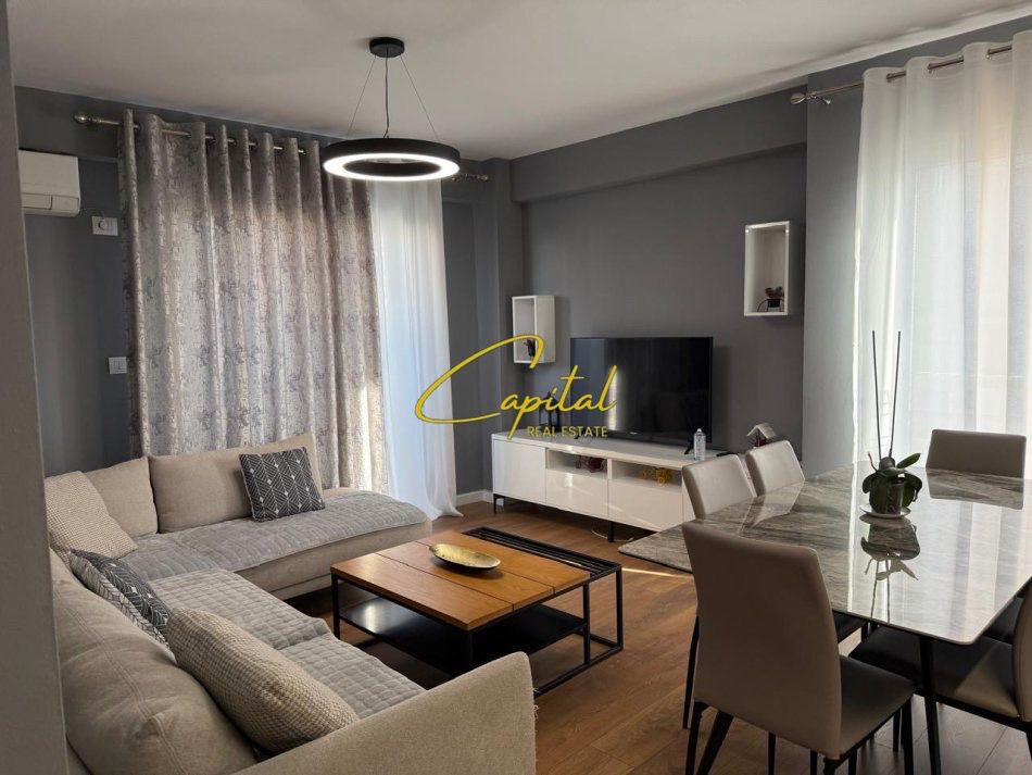 Apartament me qera 2+1 rruga jordan misja 800 euro