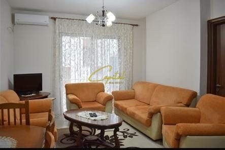 Apartament me qera 2+1 prokuroria e tiranes 650 euro