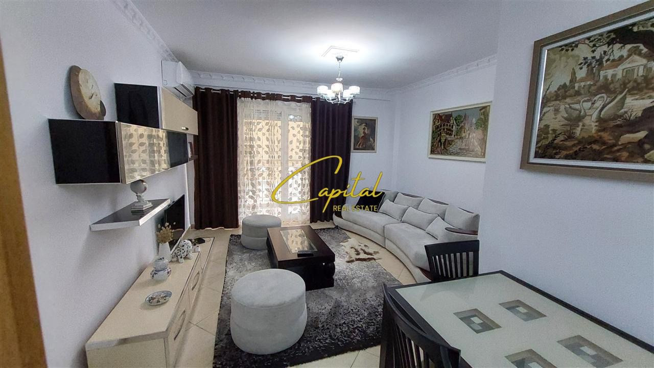 Apartament me qera 2+1+2 ish stacioni trenit 800 euro