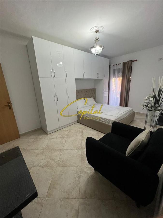 Apartament studio me qera 45 m2 rruga e barrikadave 50.000 leke