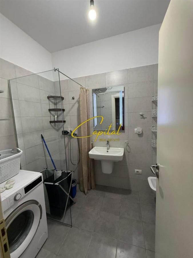 Apartament me qera 1+1 rruga e kavajes 450 euro