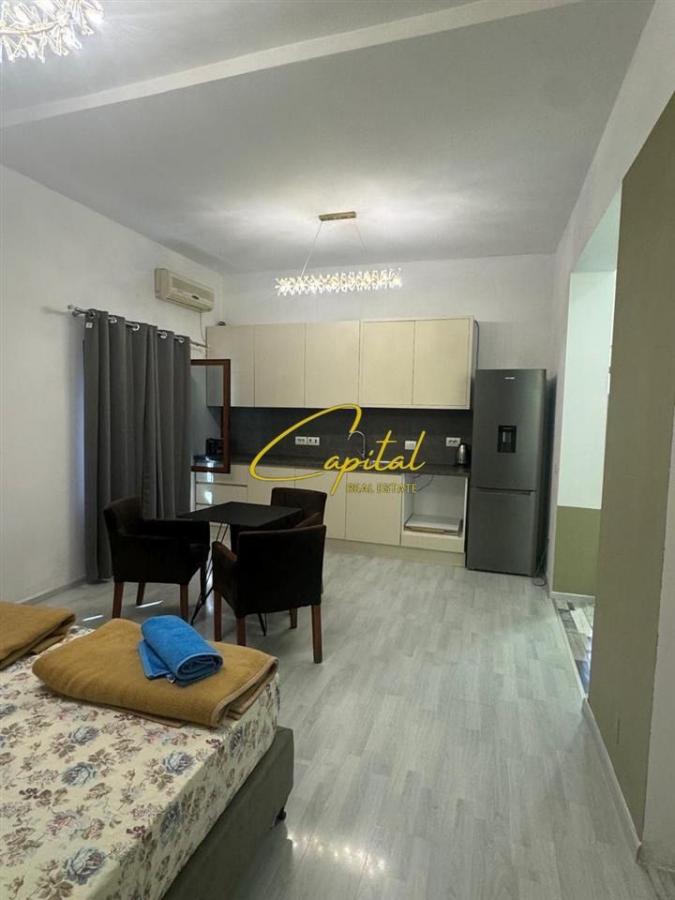 Garsoniere me qera 40 m2 bulevardi zogu i 500 euro