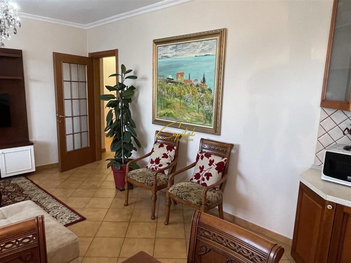 Apartament me qera 2+1 stadiumi air albania 1000 euro