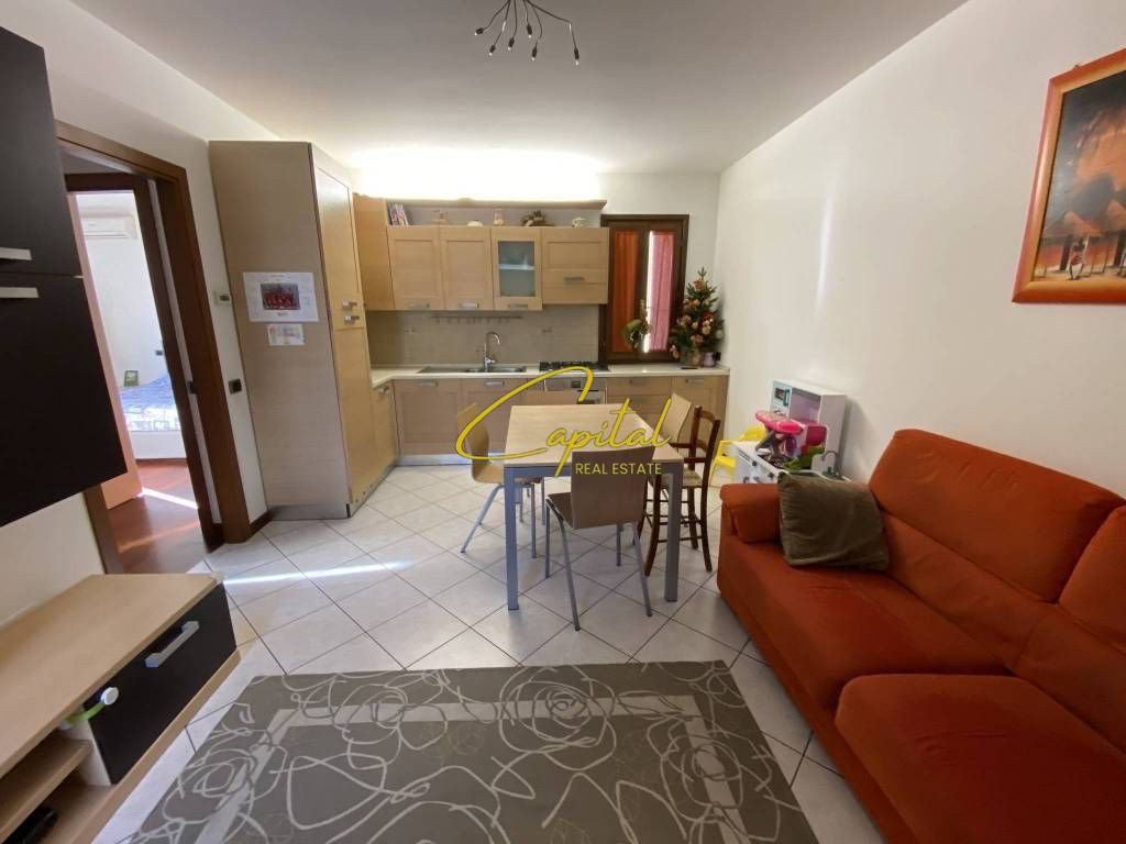 Apartament me qera 1+1 qytet studenti 520 euro