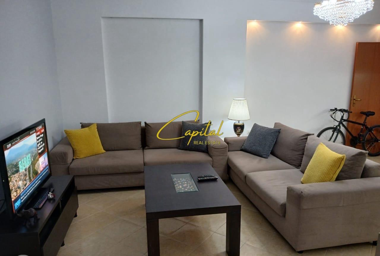 Apartament me qera 2+1 fresku 520 euro