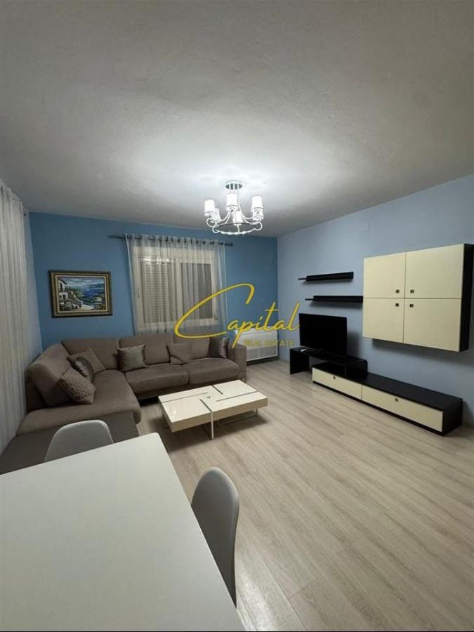 Apartament me qera 2+1 ish stacioni trenit 60.000 leke