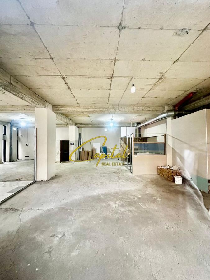 Ambient biznesi me qera 210 m2 brryli 180.000 leke