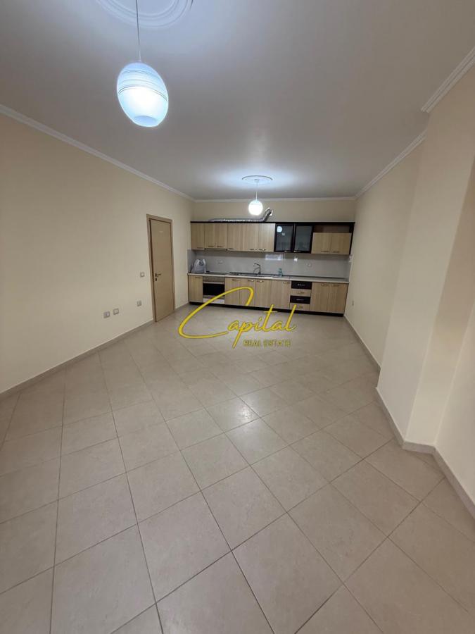 Ambient biznesi me qera 1+1 kinostudio 32.000 leke