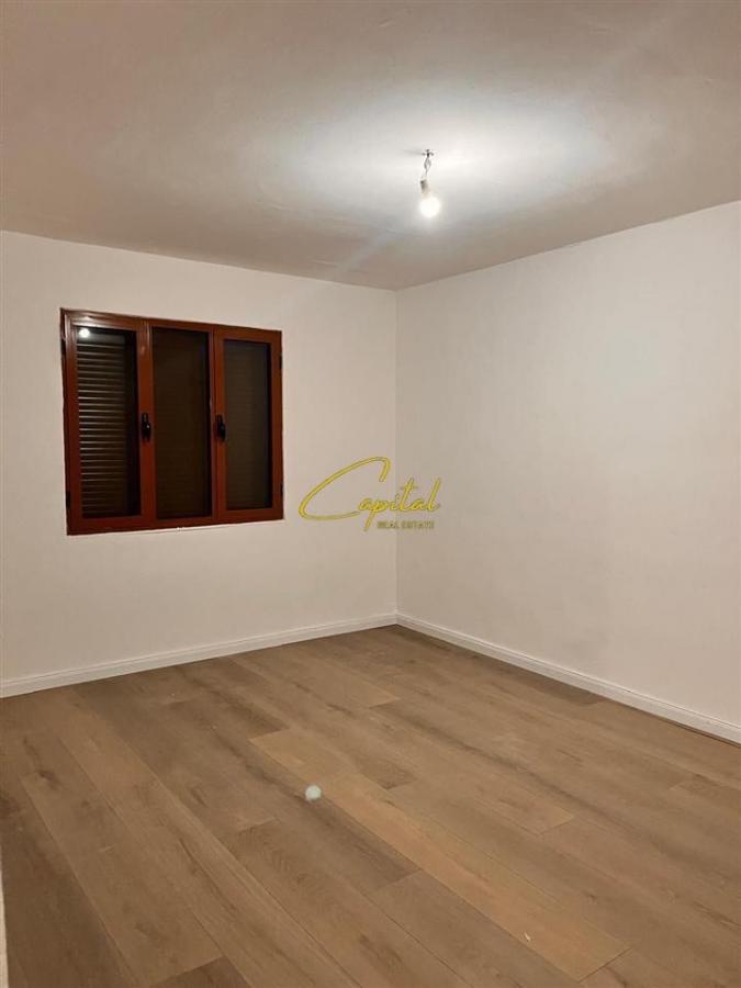 Shitet apartament 1+1 kombinat 74.000 euro
