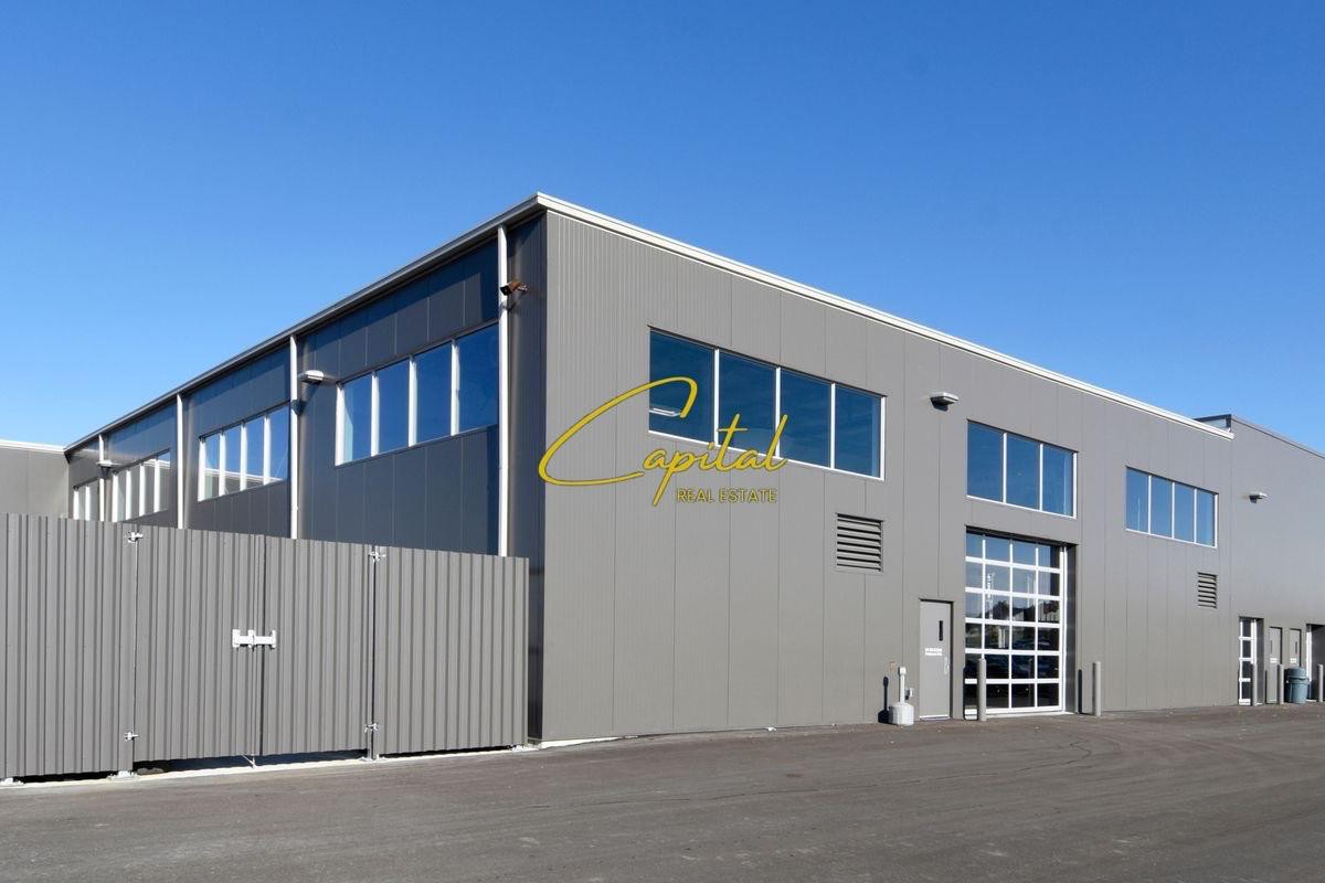 Magazine me qera 2.900 m2 kashar 13.000 euro