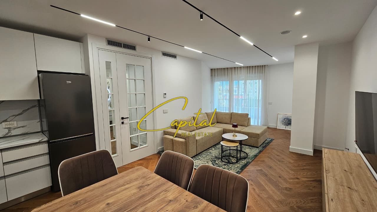Apartament me qera 2+1 qender 1.400 euro