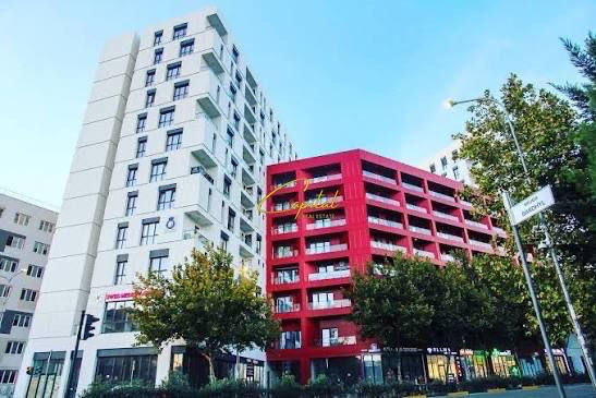 Jepen 8 poste parkimi 130 m2 kompleksi farmacia 10 64.000 leke
