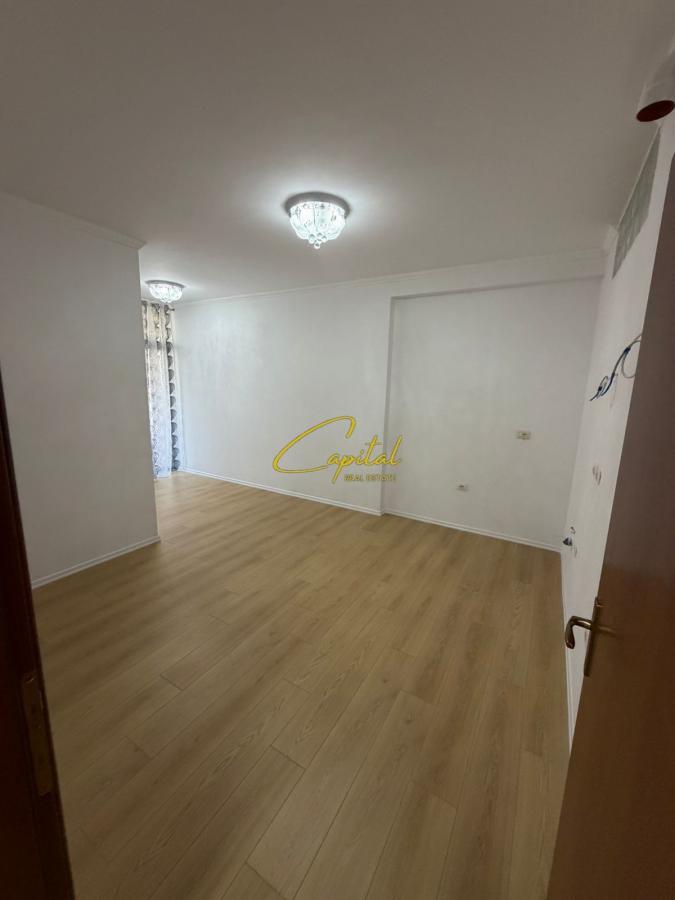 Shitet apartament 2+1 fresku 112.000 euro