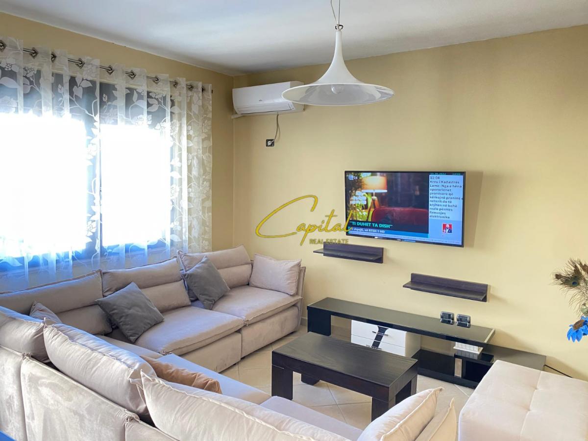 Apartament me qera 2+1+2 pazari i ri 900 euro