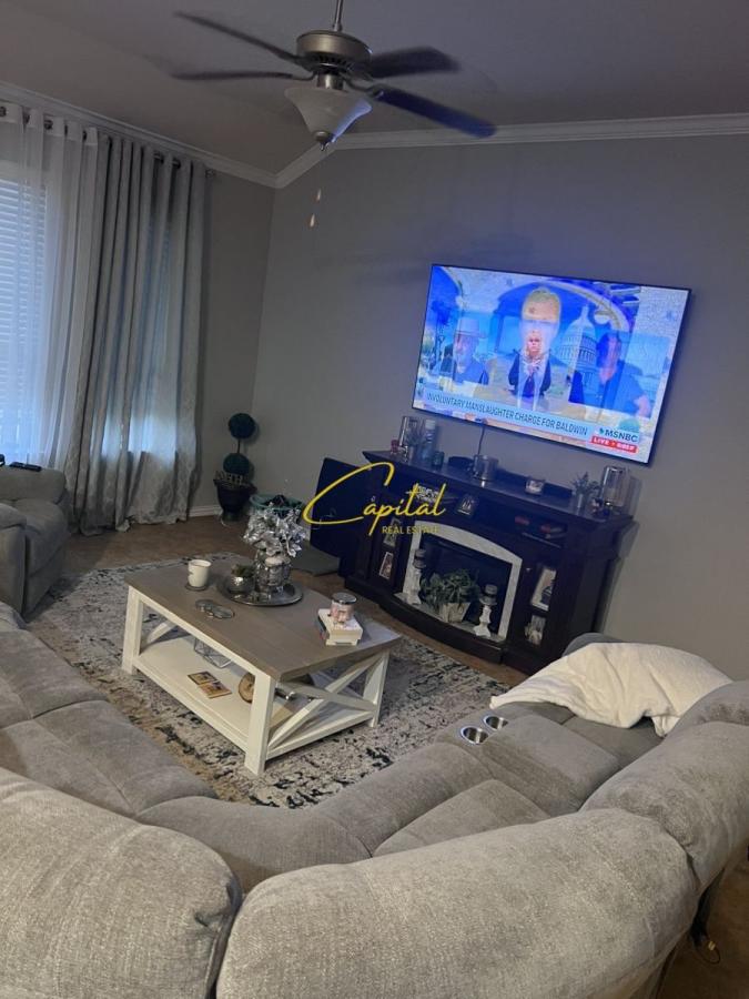 Shitet apartament 3+1 rruga bardhyl 161.000 euro