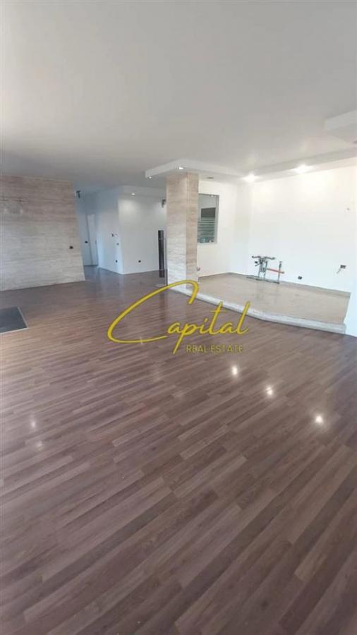 Shitet apartament 2+1 liqeni artificial 345.000 euro