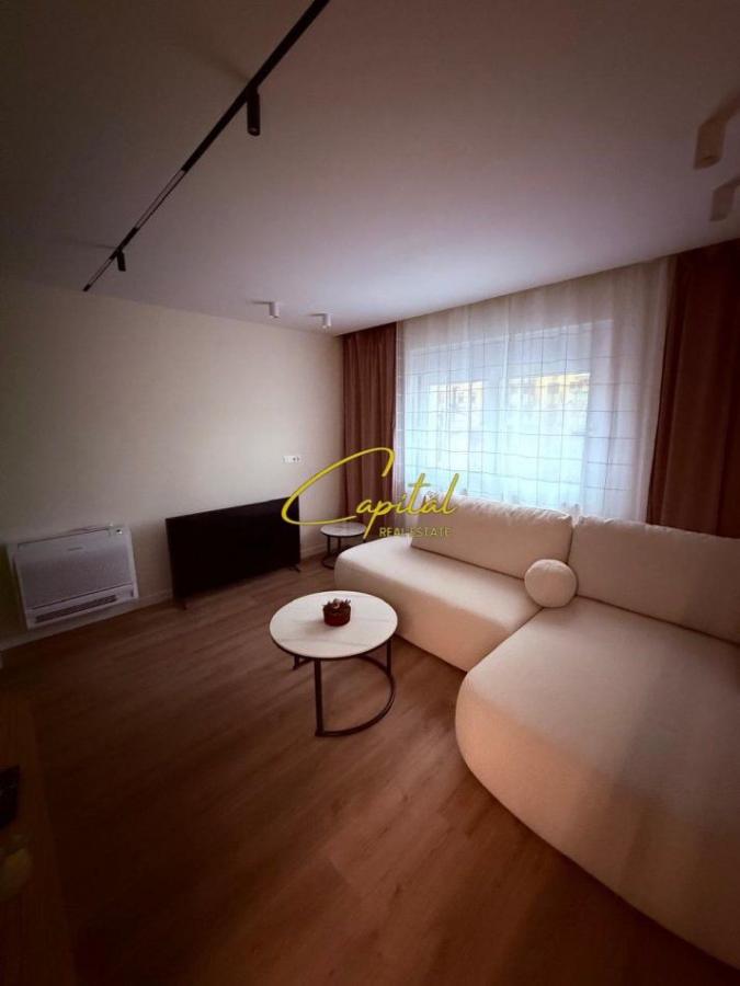 Apartament me qera 2+1 21 dhjetori 850 euro
