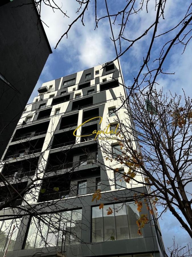 Zyre me qera 106 m2 rruga e barrikadave 800 euro
