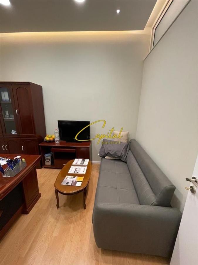 Zyre me qera 45 m2 kodra e diellit 700 euro