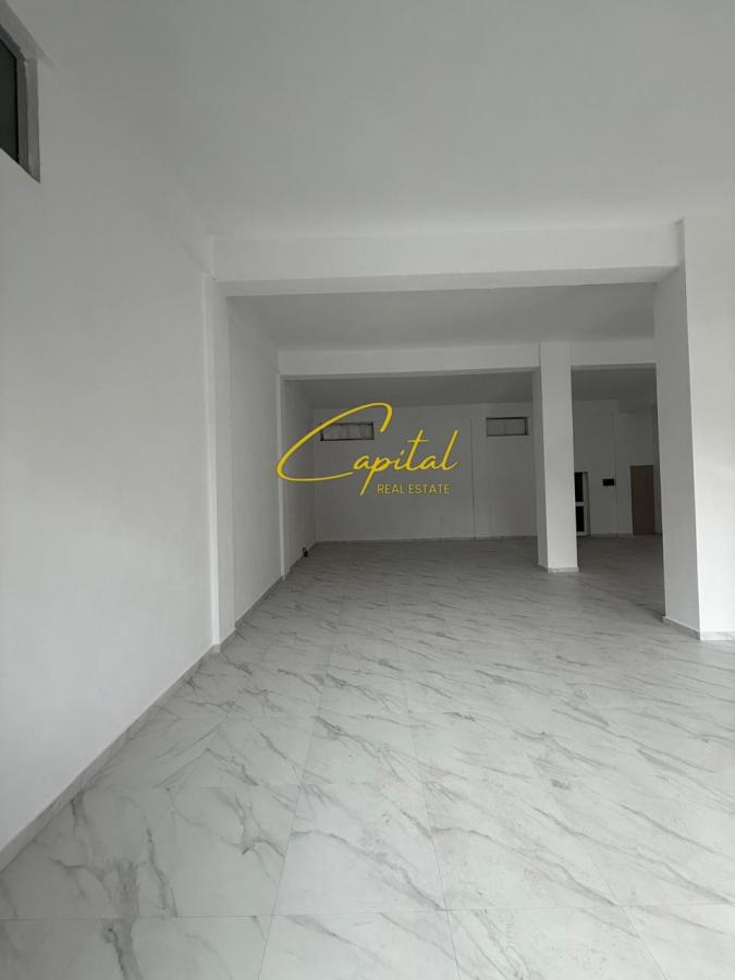 Dyqan me qira 120 m2 ali demi 1.700 euro